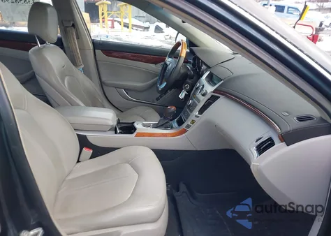 2010 Cadillac Cts Luxury z USA, uszkodzony, nr VIN 1G6DG5EG8A0150720